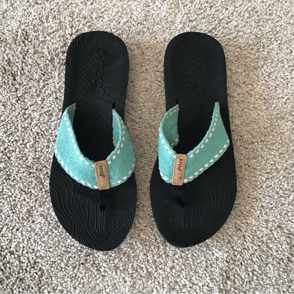 Reef Teal and Black Sandals / Flip Flops Casual Beachwear